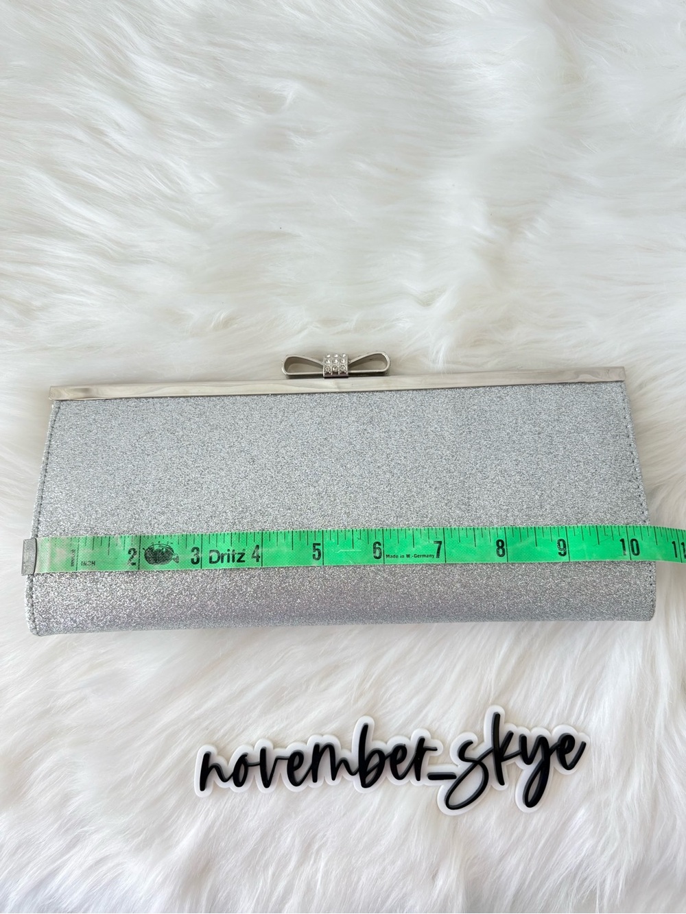 Silver Glitter Bow Clasp Evening Clutch - Picture 12 of 13